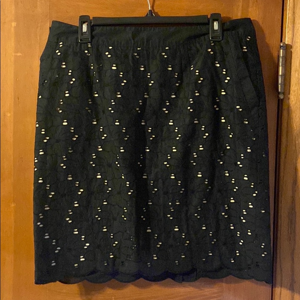 Black and tan skirt